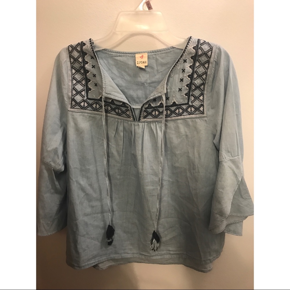 Quarter bell sleeve embroidered denim blouse
